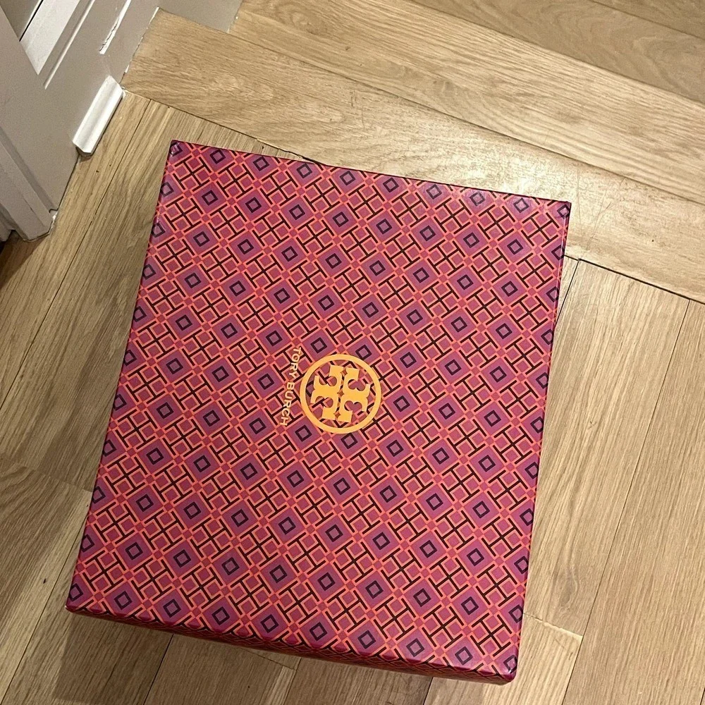 TORY BURCH LUG SOLE HIKER ANKLE BOOT WAXY COW LEATHER / NAPPA SIZE 6 NWB